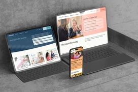 Bärbara enheter inklusive en surfplatta, en laptop och en smartphone som visar olika versioner av en webbplats med fokus på omsorgstjänster