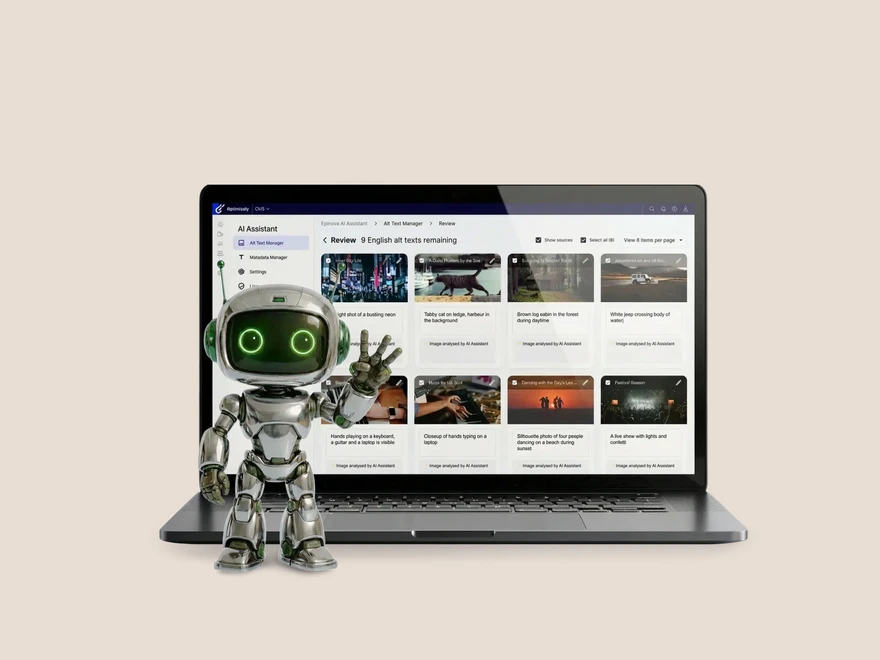 Robotmaskot står bredvid en laptop och visar AI-mjukvarugränssnitt mot en ljus bakgrund.