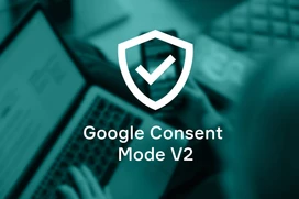 Grön illustration med en bärbar dator i bakgrunden och texten Google Consent Mode V2