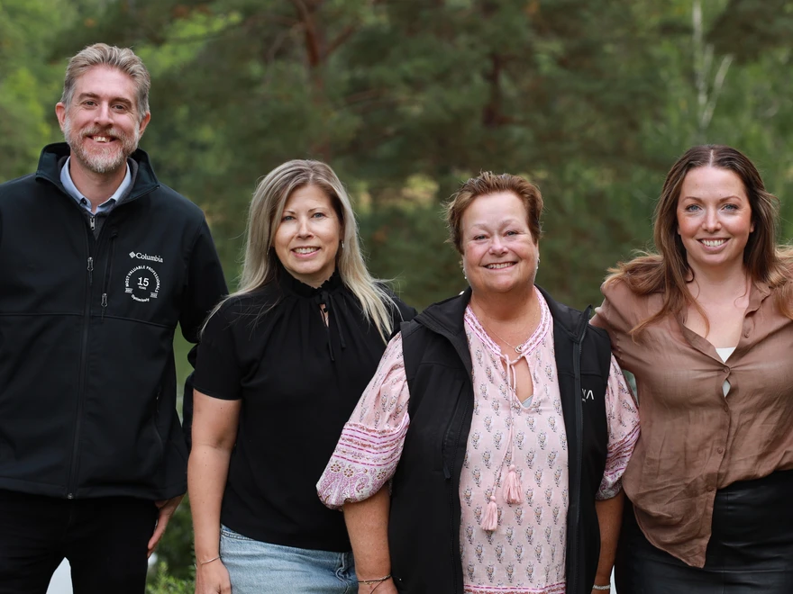 Gruppfoto utomhus på Epinovas ledning